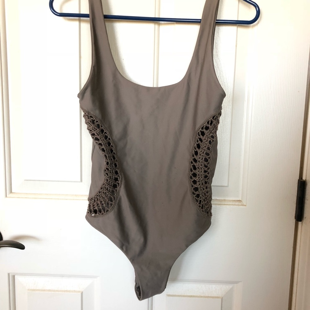 Benoa One Piece